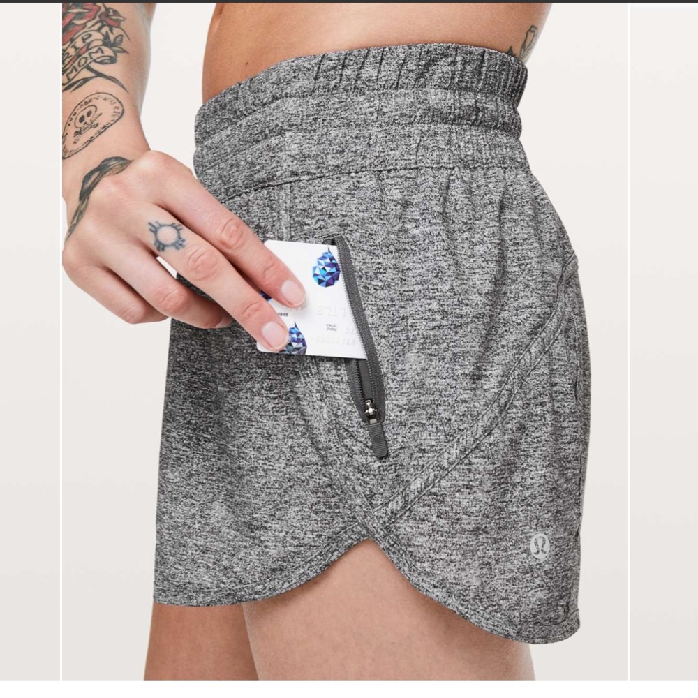 Lululemon Tracker Short V *4" Size 6 - image 2